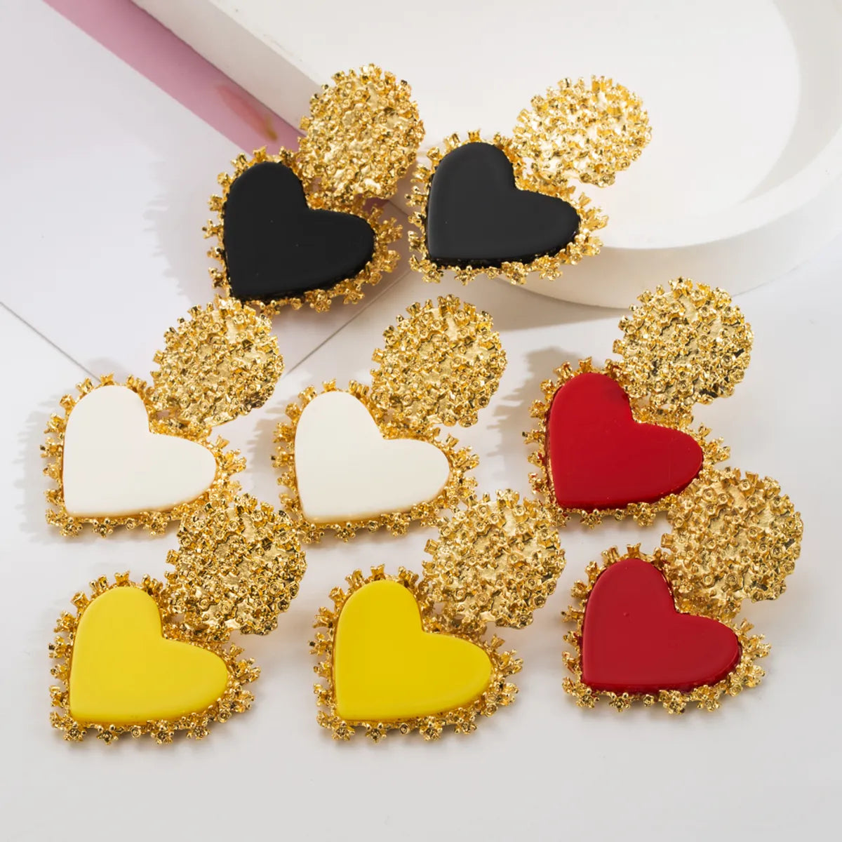 1 Pair Elegant Heart Shape Inlay Alloy Resin Resin Gold Plated Drop Earrings