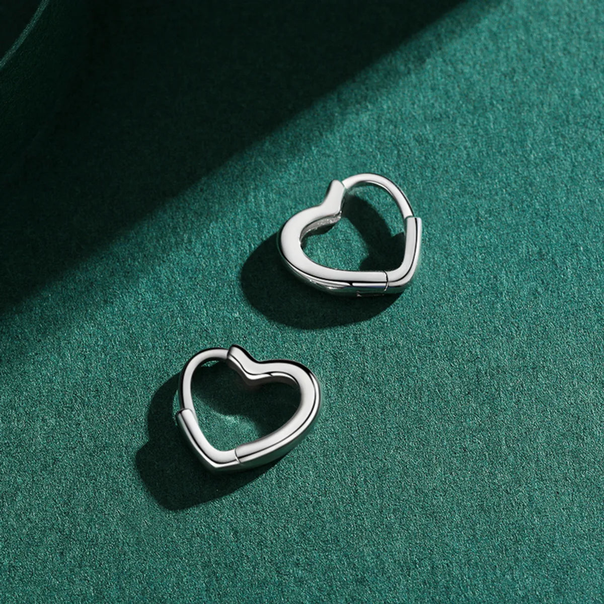 1 Pair Elegant Heart Shape Sterling Silver Plating Three-dimensional Rhodium Plated Earrings