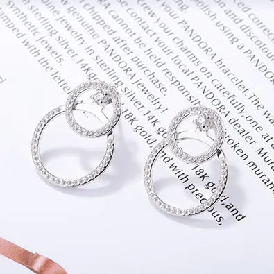 1 Pair Elegant Lady Classic Style Geometric Round Inlay Copper Zircon Ear Studs