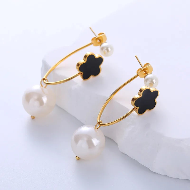 1 Pair Elegant Lady Flower Plating 304 Stainless Steel Pearl Shell 18K Gold Plated Earrings