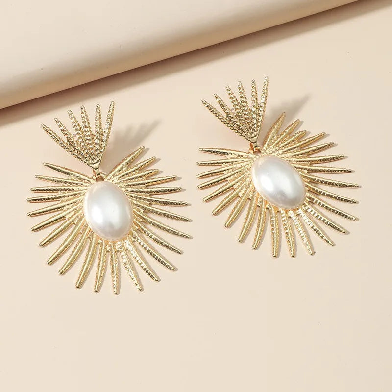 1 Pair Elegant Lady Geometric Inlay Alloy Artificial Pearls Drop Earrings