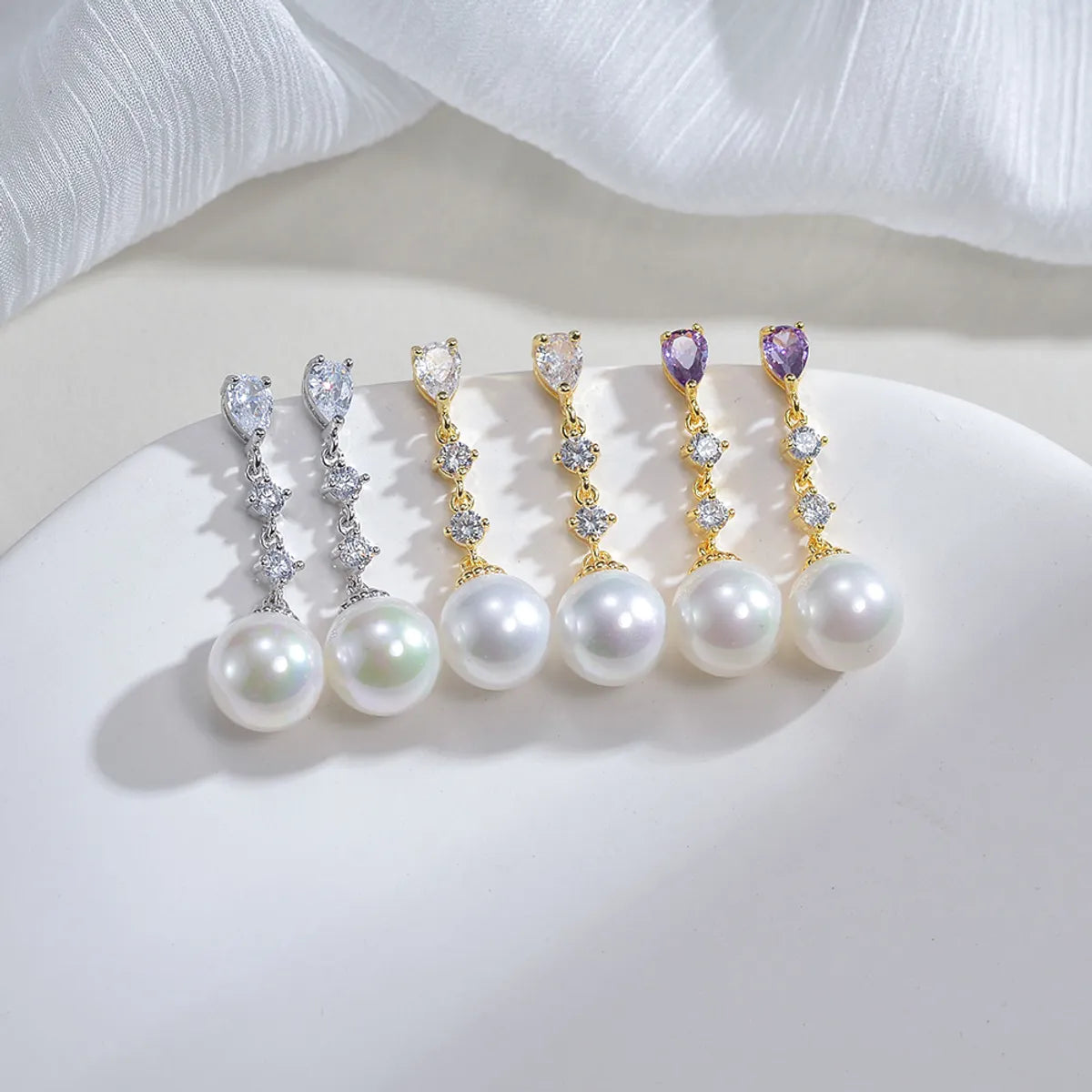 1 Pair Elegant Lady Geometric Inlay Imitation Pearl Copper Alloy Artificial Gemstones Artificial Pearls 18K Gold Plated White Gold Plated Drop Earrings