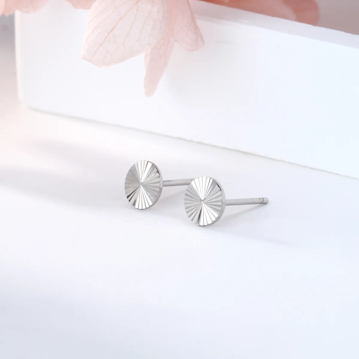 1 Pair Elegant Lady Geometric Plating Sterling Silver Ear Studs