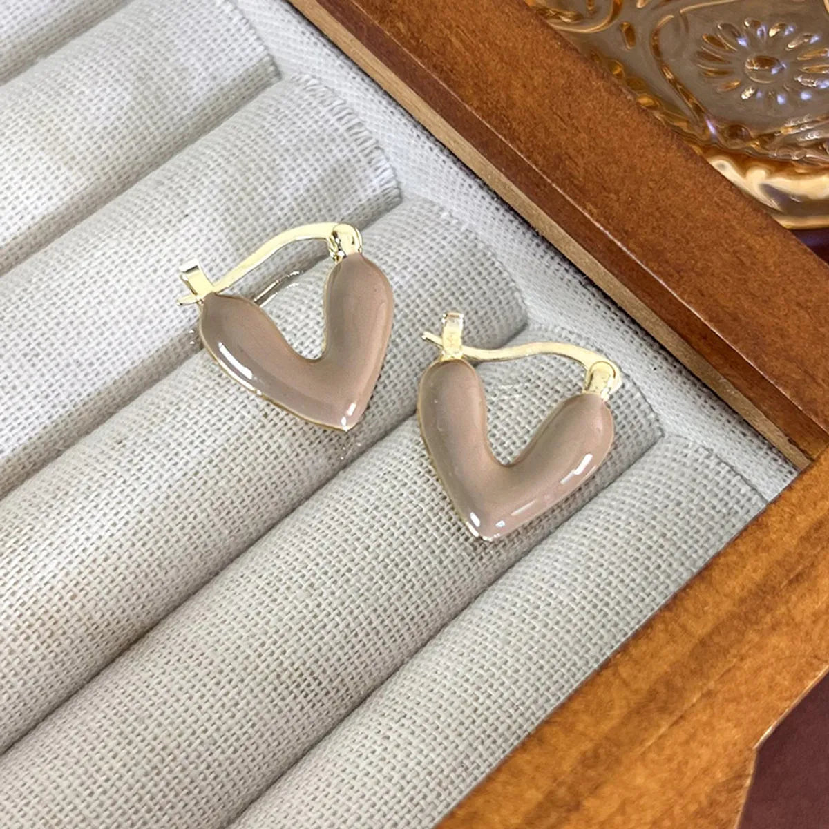 1 Pair Elegant Lady Heart Shape Alloy Gold Plated Earrings