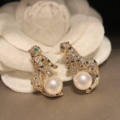 1 Pair Elegant Lady Leopard Plating Inlay Metal Copper Brass Artificial Pearls Zircon 14K Gold Plated K Gold Plated Ear Studs