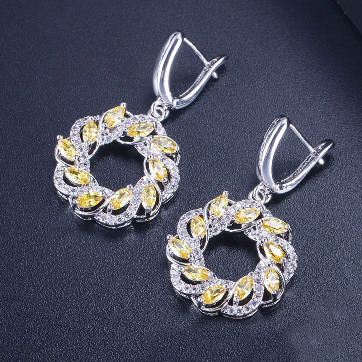 1 Pair Elegant Lady Modern Style Geometric Circle Plating Inlay Copper Zircon Drop Earrings