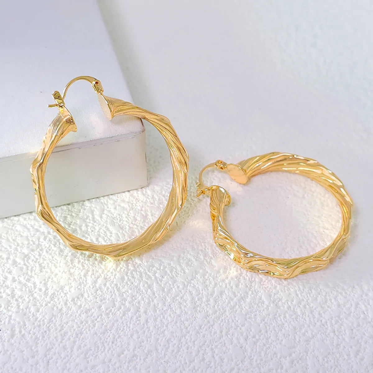 1 Pair Elegant Lady Round Plating Copper Gold Plated Earrings