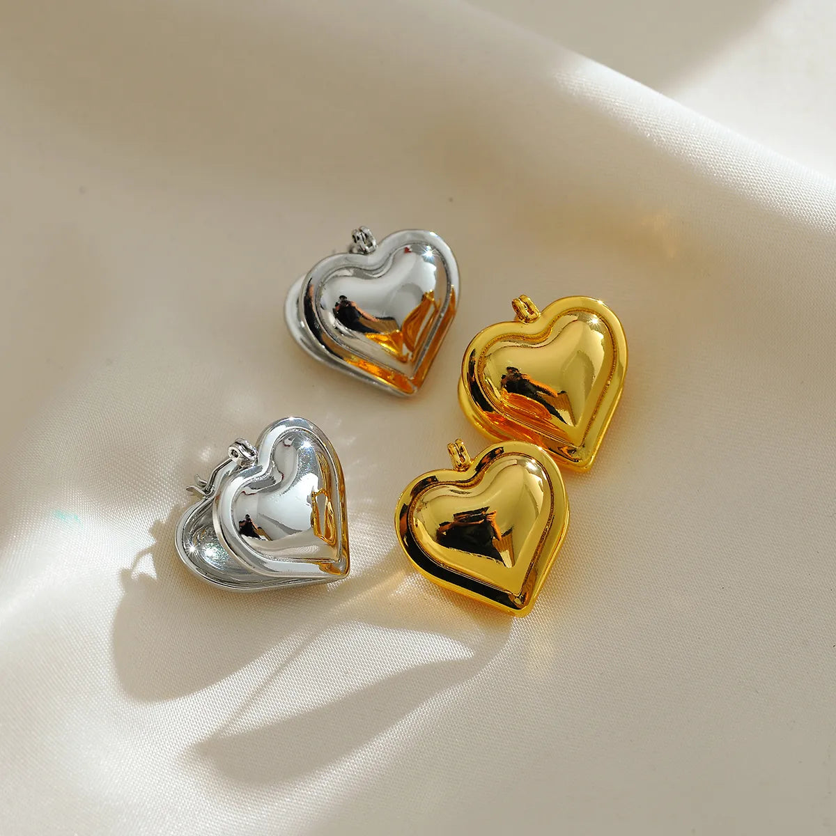 1 Pair Elegant Lady Streetwear Heart Shape Copper 18K Gold Plated Ear Clip