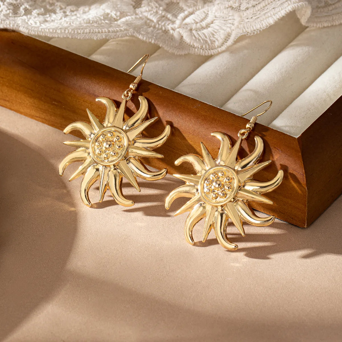 1 Pair Elegant Lady Sun Flower Floral Plating Alloy Drop Earrings