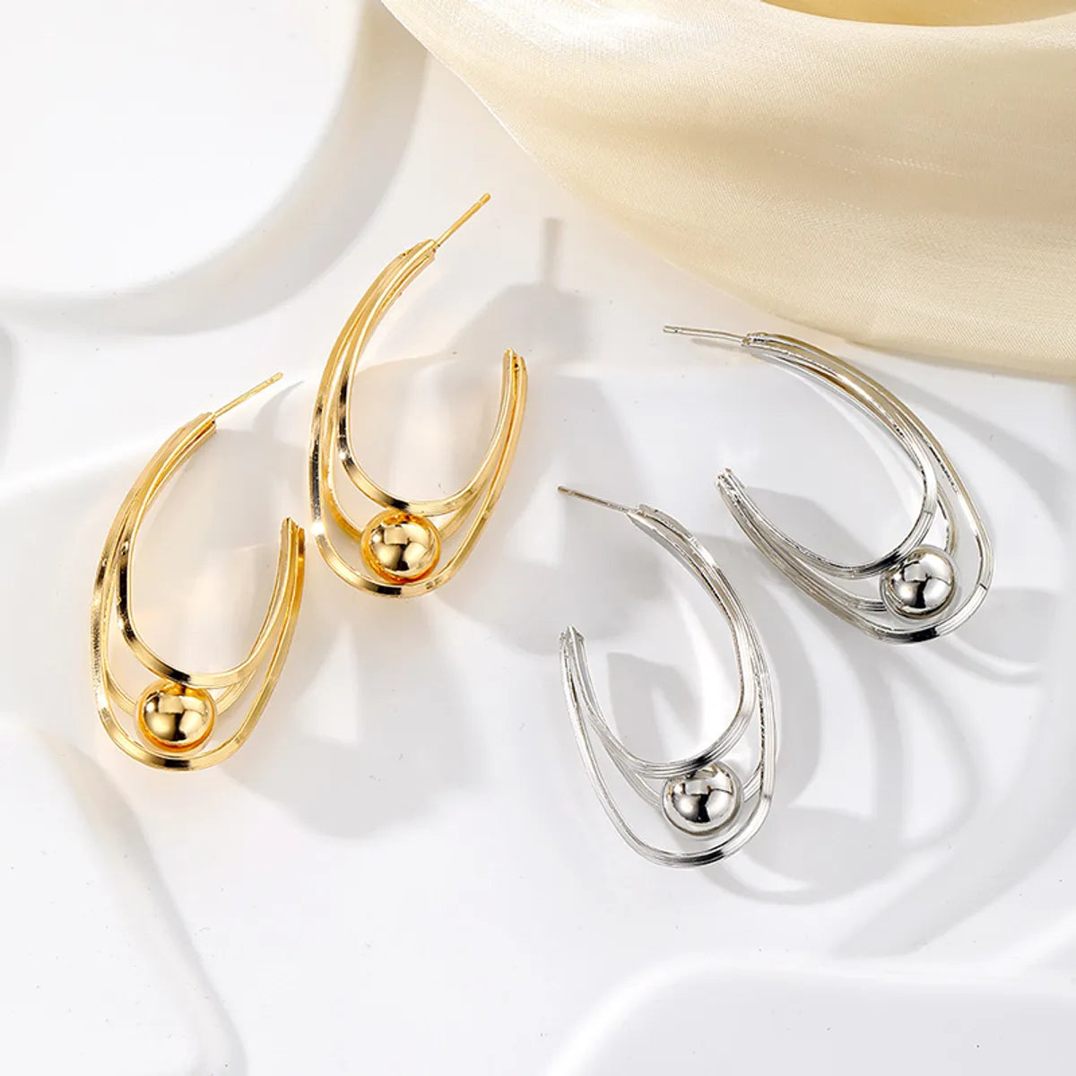 1 Pair Elegant Lady U Shape Geometric Plating Alloy Ear Studs