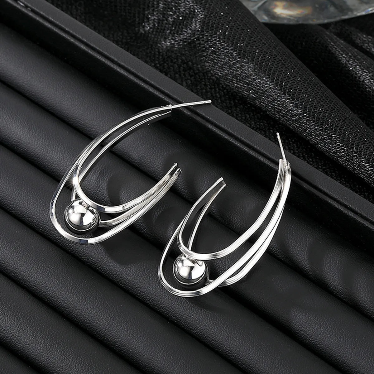 1 Pair Elegant Lady U Shape Geometric Plating Alloy Ear Studs