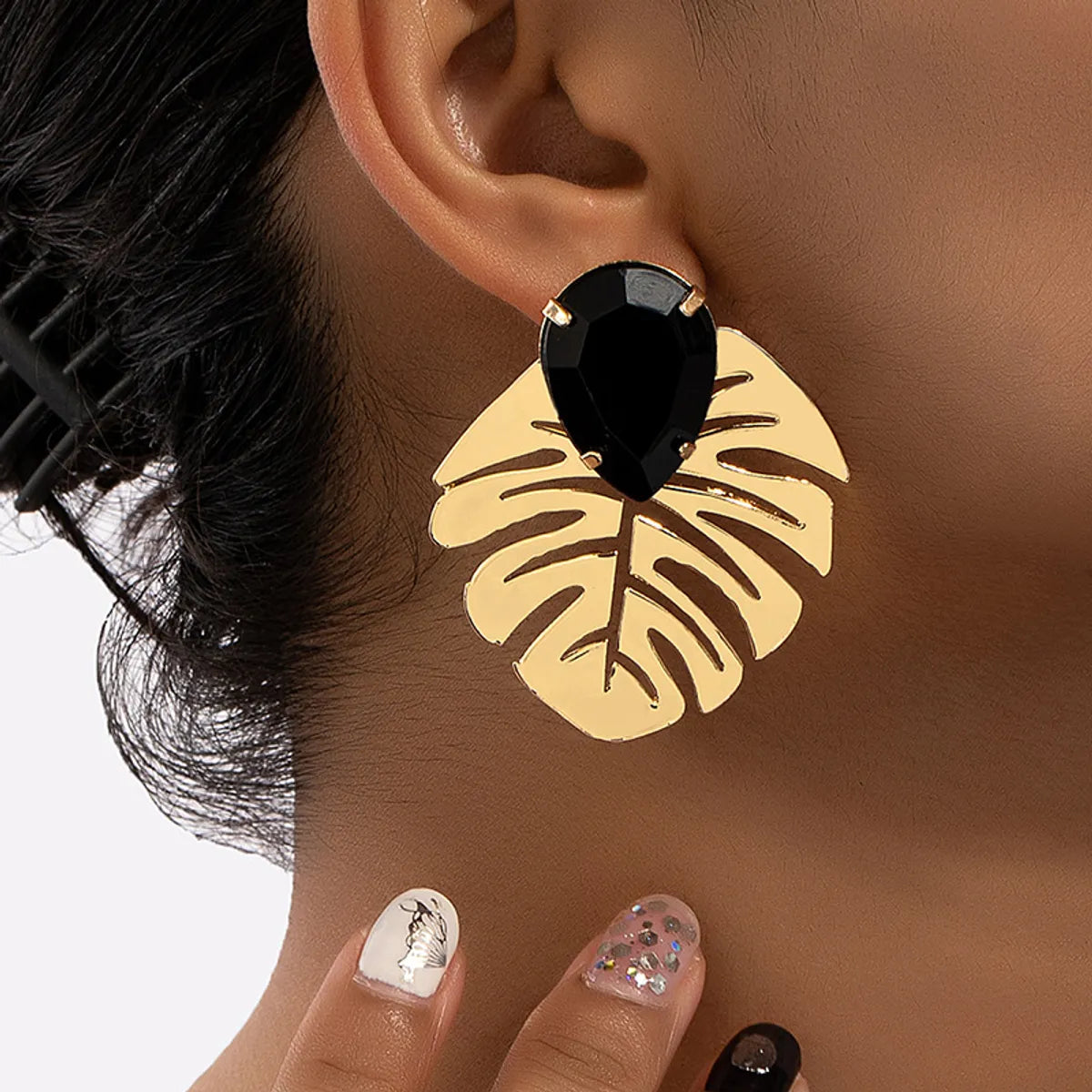 1 Pair Elegant Lady Vacation Leaves Plating Inlay Alloy Zircon Earrings