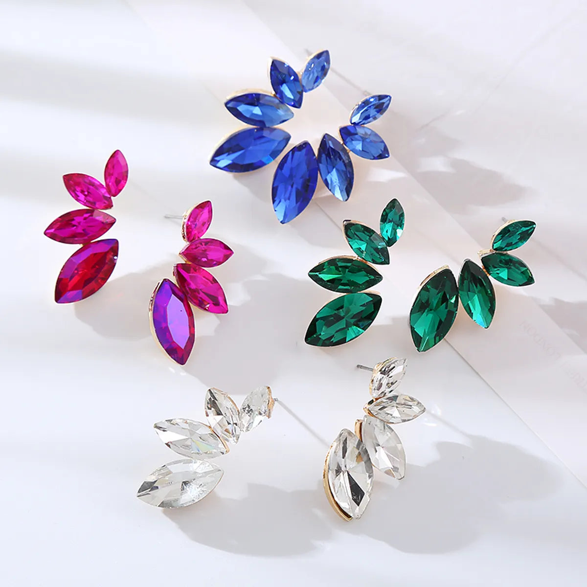 1 Pair Elegant Leaf Rhinestone Ear Studs