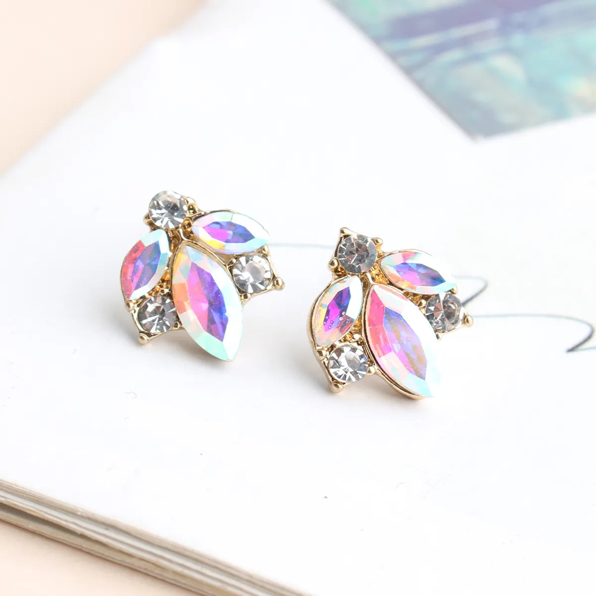 1 Pair Elegant Leaves Plating Inlay Alloy Crystal Rhinestones Gold Plated Ear Studs