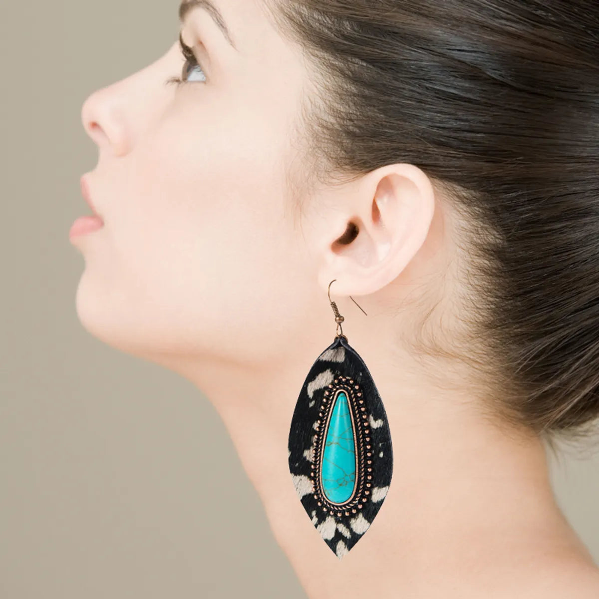 1 Pair Elegant Leopard Inlay Pu Leather Alloy Turquoise Turquoise Drop Earrings