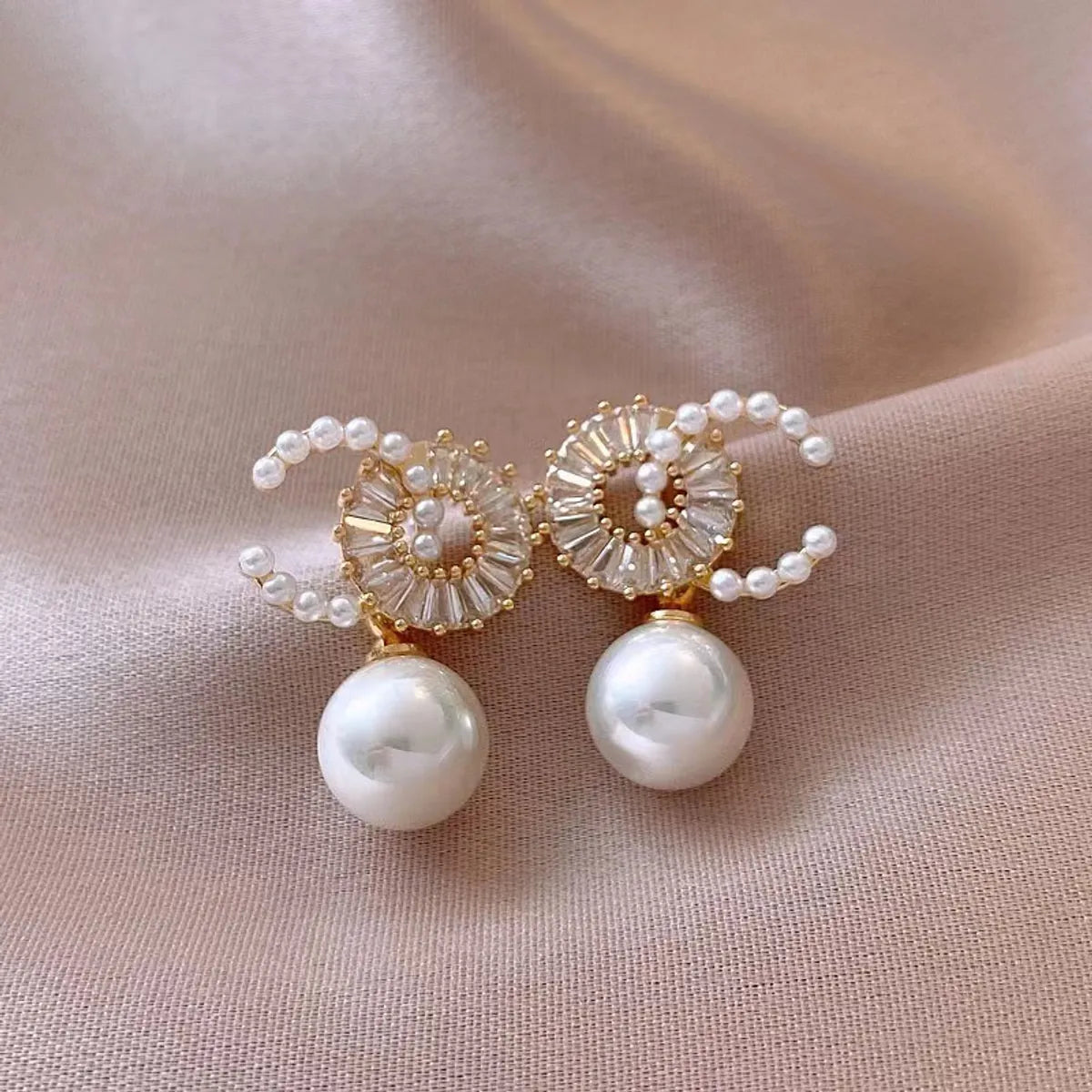 1 Pair Elegant Letter Plating Inlay Imitation Pearl Copper Zircon 18k Gold Plated Drop Earrings