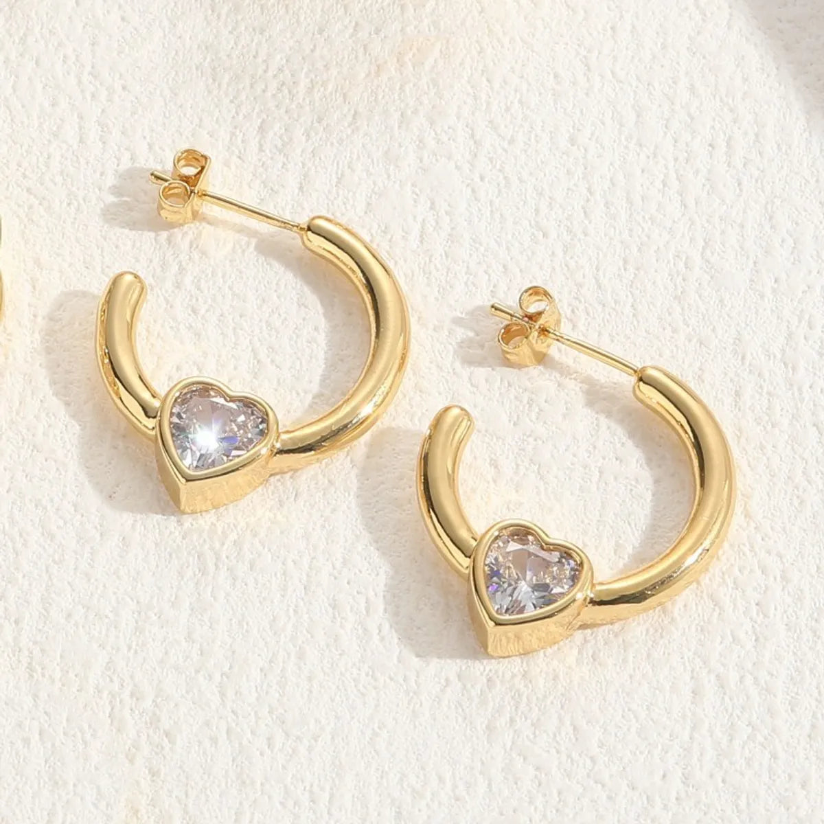 1 Pair Elegant Luxurious Classic Style Heart Shape Copper Asymmetrical Plating Inlay Zircon 14k Gold Plated Ear Studs