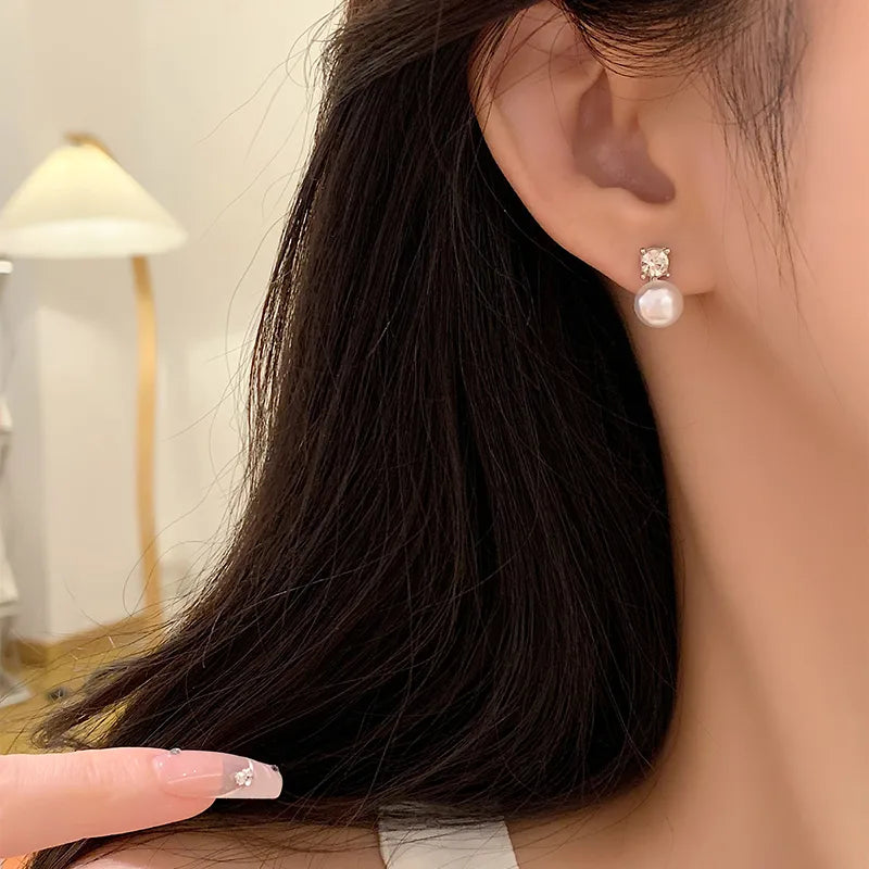 1 Pair Elegant Luxurious Classic Style Round Plating Inlay Alloy Artificial Rhinestones Artificial Pearls Ear Cuffs Ear Studs