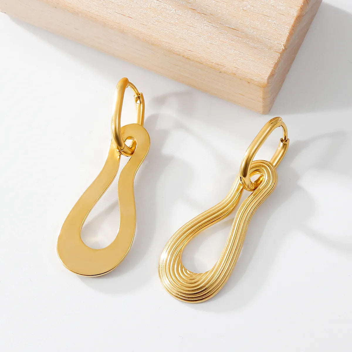 1 Pair Elegant Luxurious Gourd Plating 304 Stainless Steel 18K Gold Plated Drop Earrings