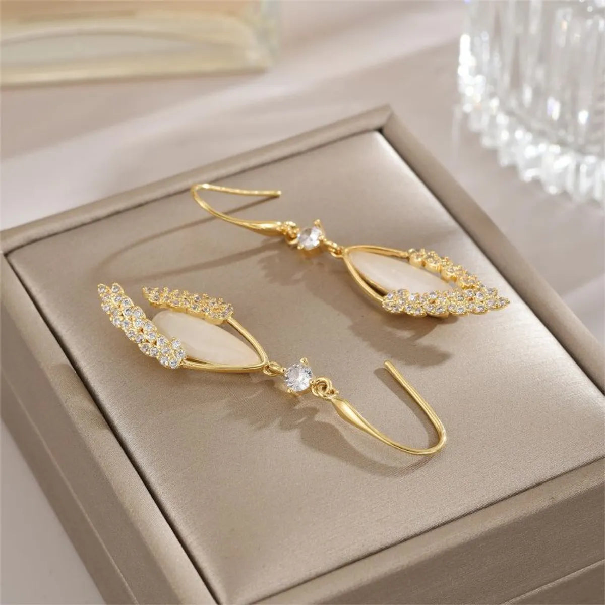 1 Pair Elegant Luxurious Grain Plating Inlay Copper Alloy Zircon 18k Gold Plated Drop Earrings