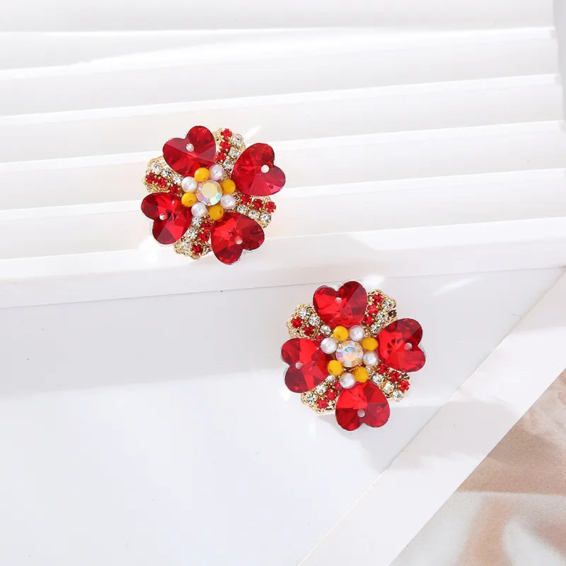 1 Pair Elegant Luxurious Heart Shape Flower Plating Inlay Alloy Rhinestones Glass Gold Plated Ear Studs