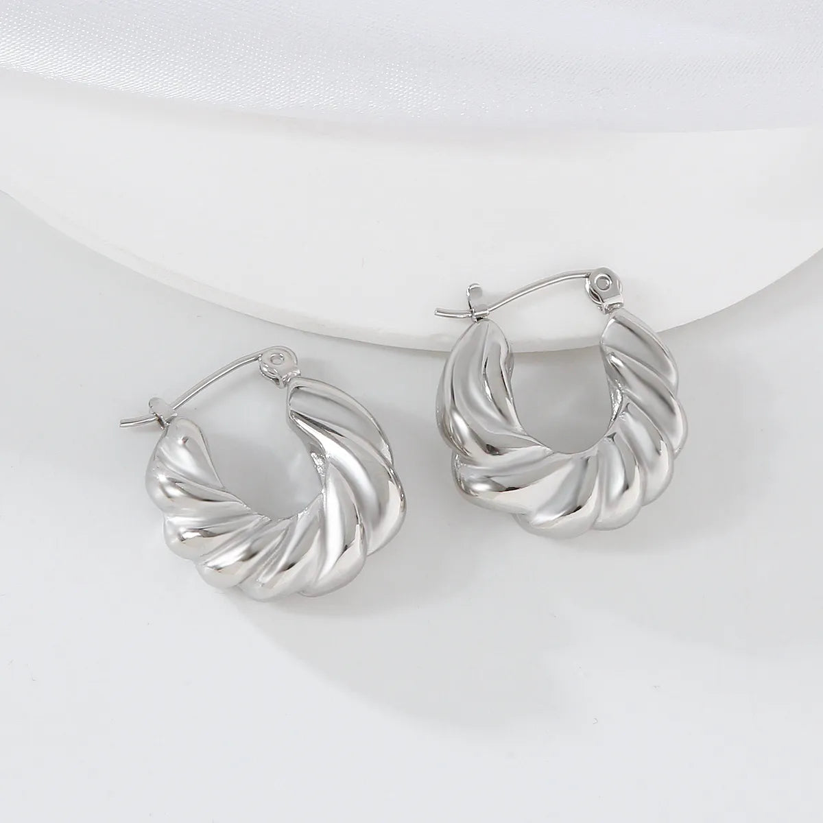 1 Pair Elegant Luxurious Irregular Heart Shape Spiral Stripe Plating 304 Stainless Steel 18K Gold Plated Earrings