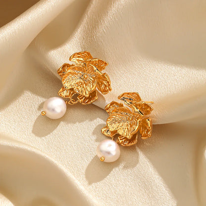 1 Pair Elegant Luxurious Lady Flower Plating Freshwater Pearl Copper 18k Gold Plated Drop Earrings