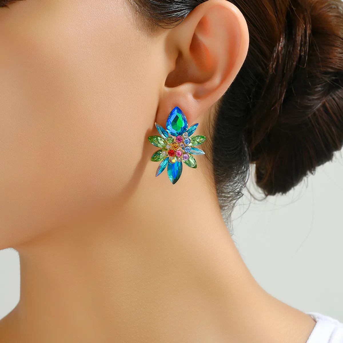 1 Pair Elegant Luxurious Shiny Geometric Flower Plating Inlay Zinc Alloy Rhinestones Ear Studs