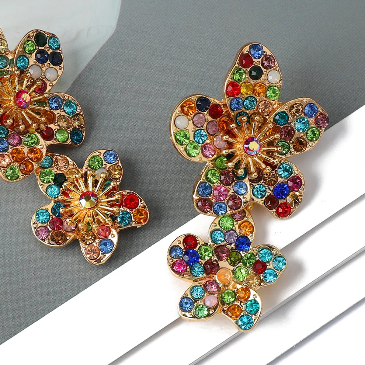 1 Pair Elegant Luxurious Sweet Flower Inlay Zinc Alloy Rhinestones Dangling Earrings