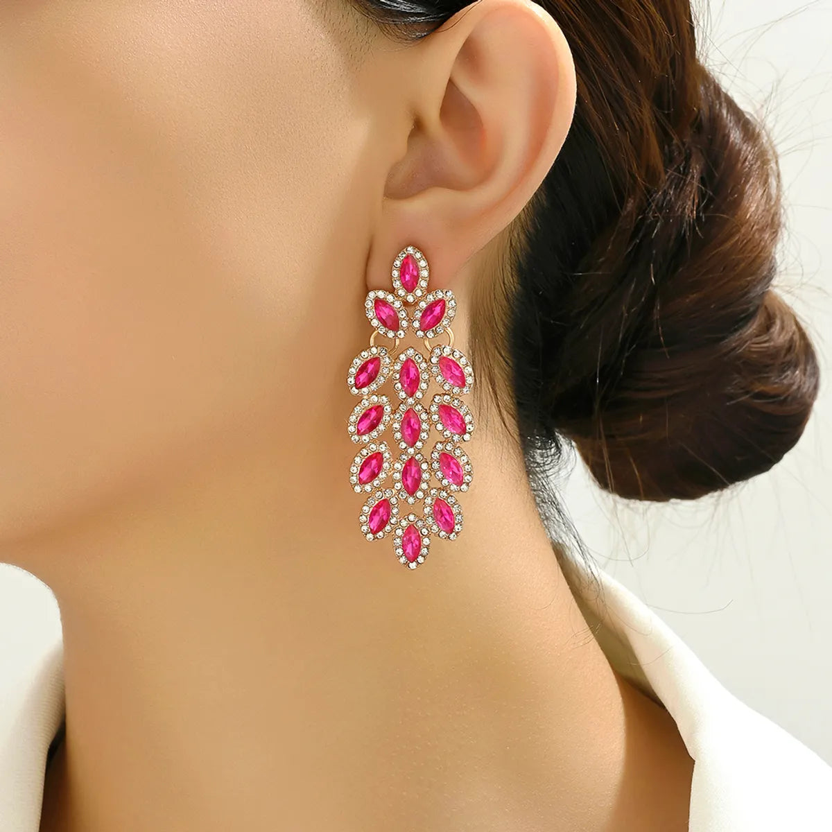 1 Pair Elegant Maple Leaf Plating Hollow Out Inlay Zinc Alloy Rhinestones Drop Earrings