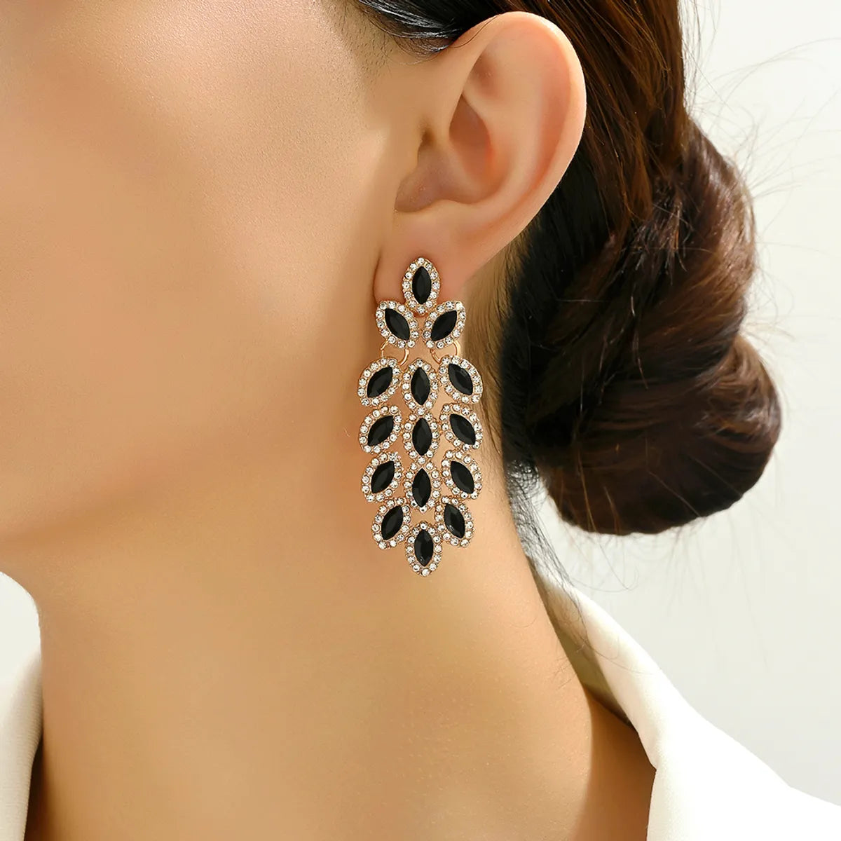 1 Pair Elegant Maple Leaf Plating Hollow Out Inlay Zinc Alloy Rhinestones Drop Earrings