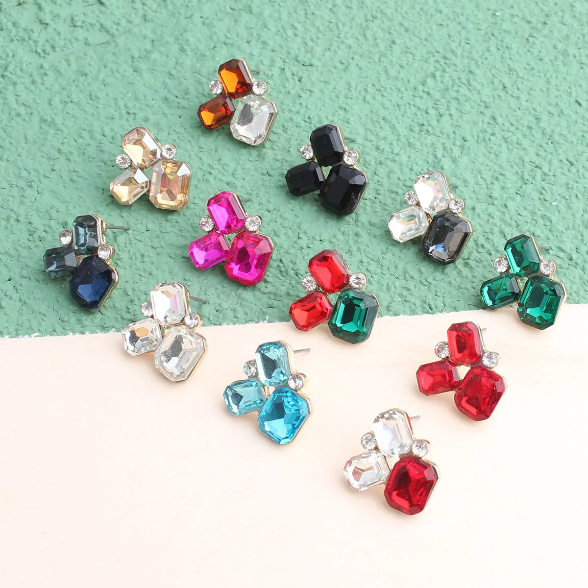 1 Pair Elegant Modern Style Classic Style Geometric Flower Plating Inlay Alloy Crystal Rhinestones Ear Studs