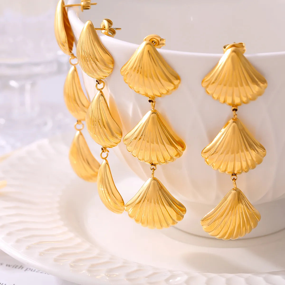 1 Pair Elegant Modern Style Classic Style Shell 304 Stainless Steel 18K Gold Plated Drop Earrings