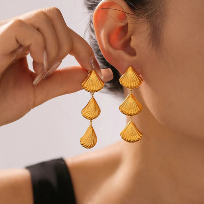 1 Pair Elegant Modern Style Classic Style Shell 304 Stainless Steel 18K Gold Plated Drop Earrings