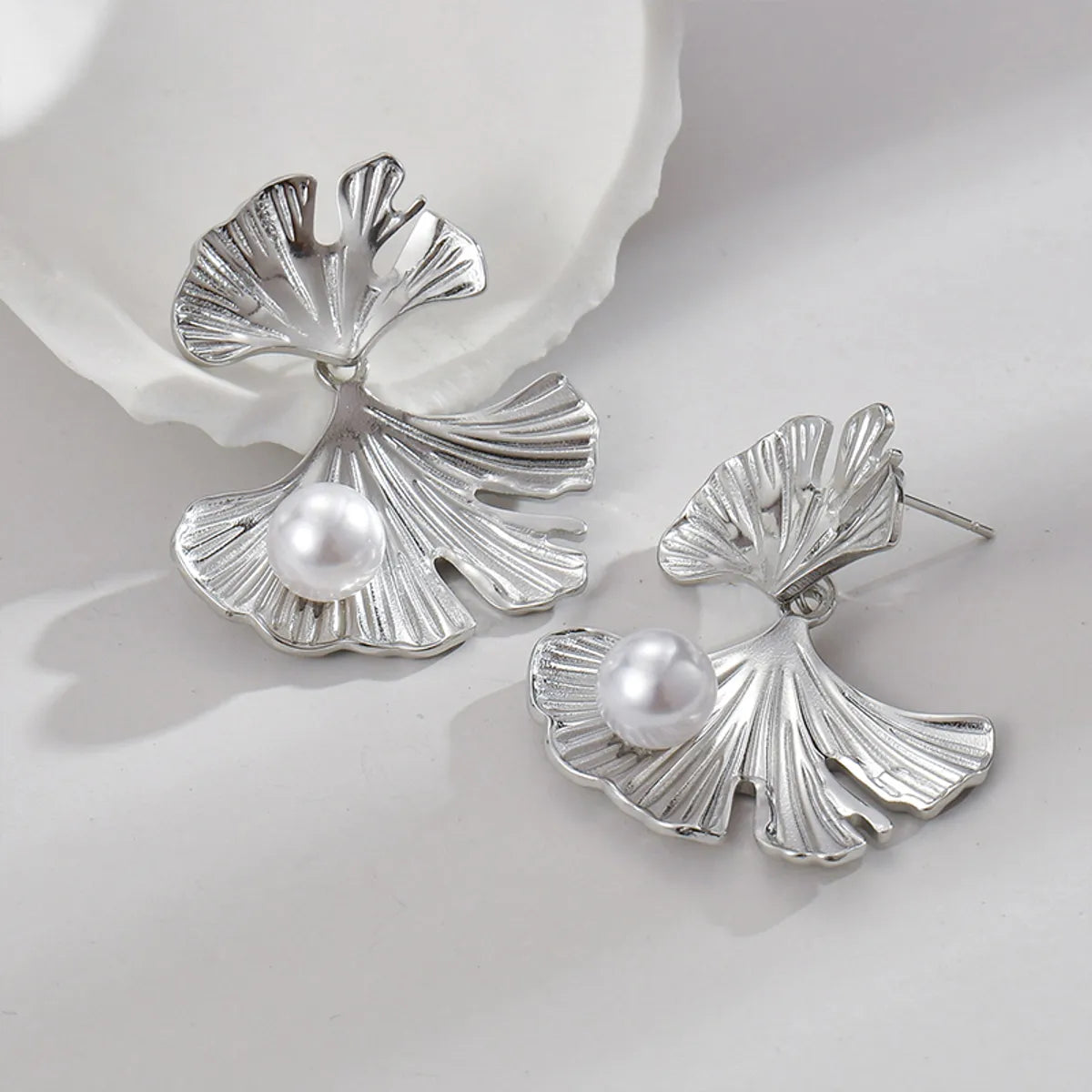 1 Pair Elegant Modern Style Ginkgo Leaf Plating Inlay Stainless Steel Pearl 18k Gold Plated Drop Earrings