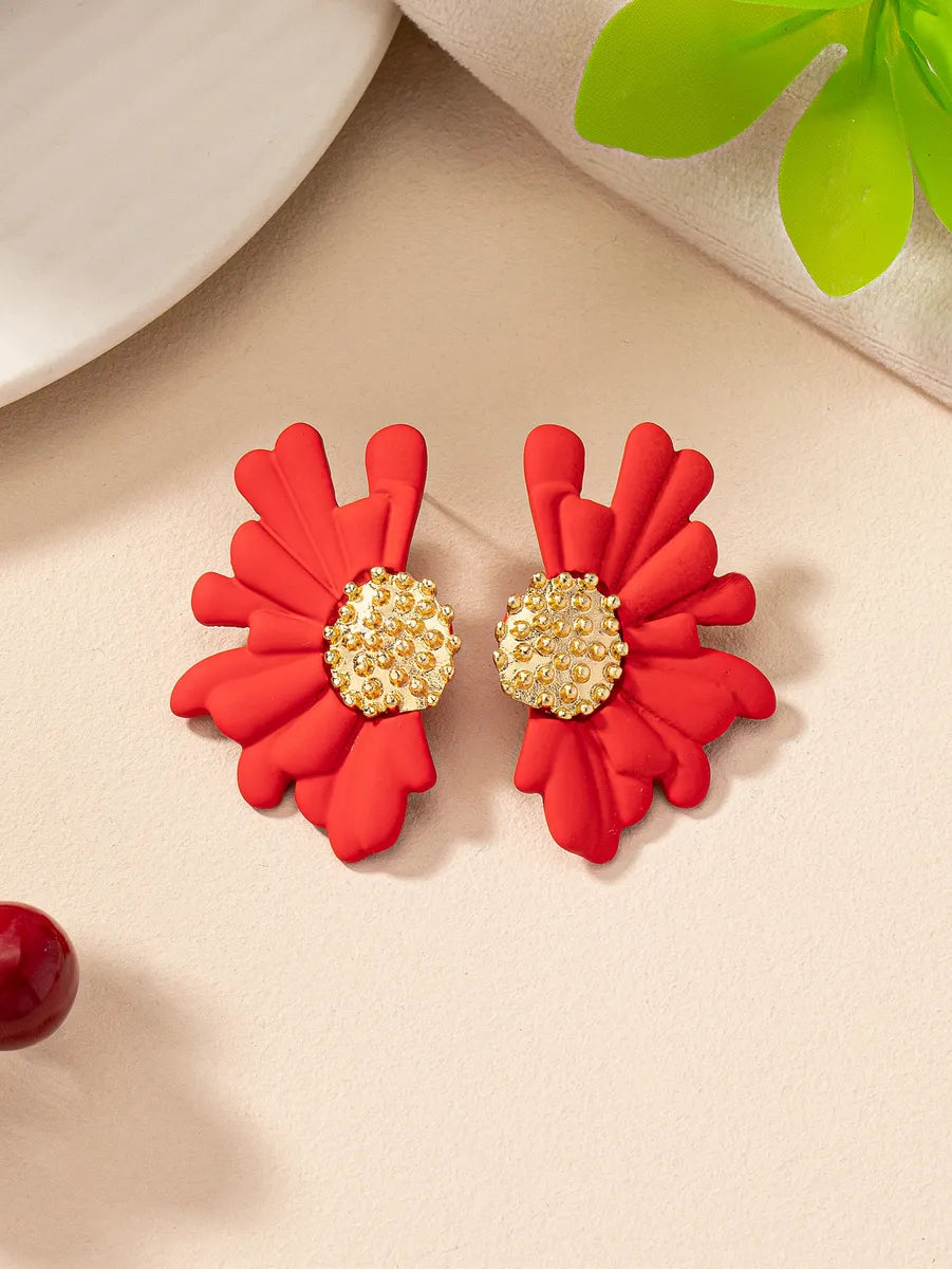 1 Pair Elegant Pastoral Flower Ferroalloy Ear Studs