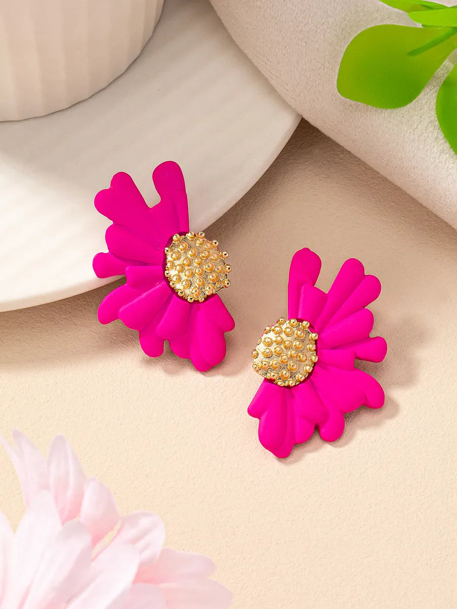 1 Pair Elegant Pastoral Flower Ferroalloy Ear Studs