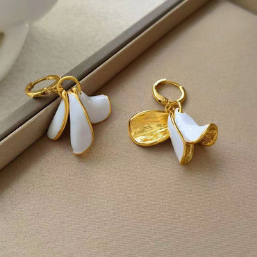 1 Pair Elegant Pastoral Flower Plating Alloy Gold Plated Drop Earrings