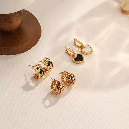 1 Pair Elegant Retro Commute C Shape Heart Shape Plating Inlay Copper Zircon 18k Gold Plated Earrings