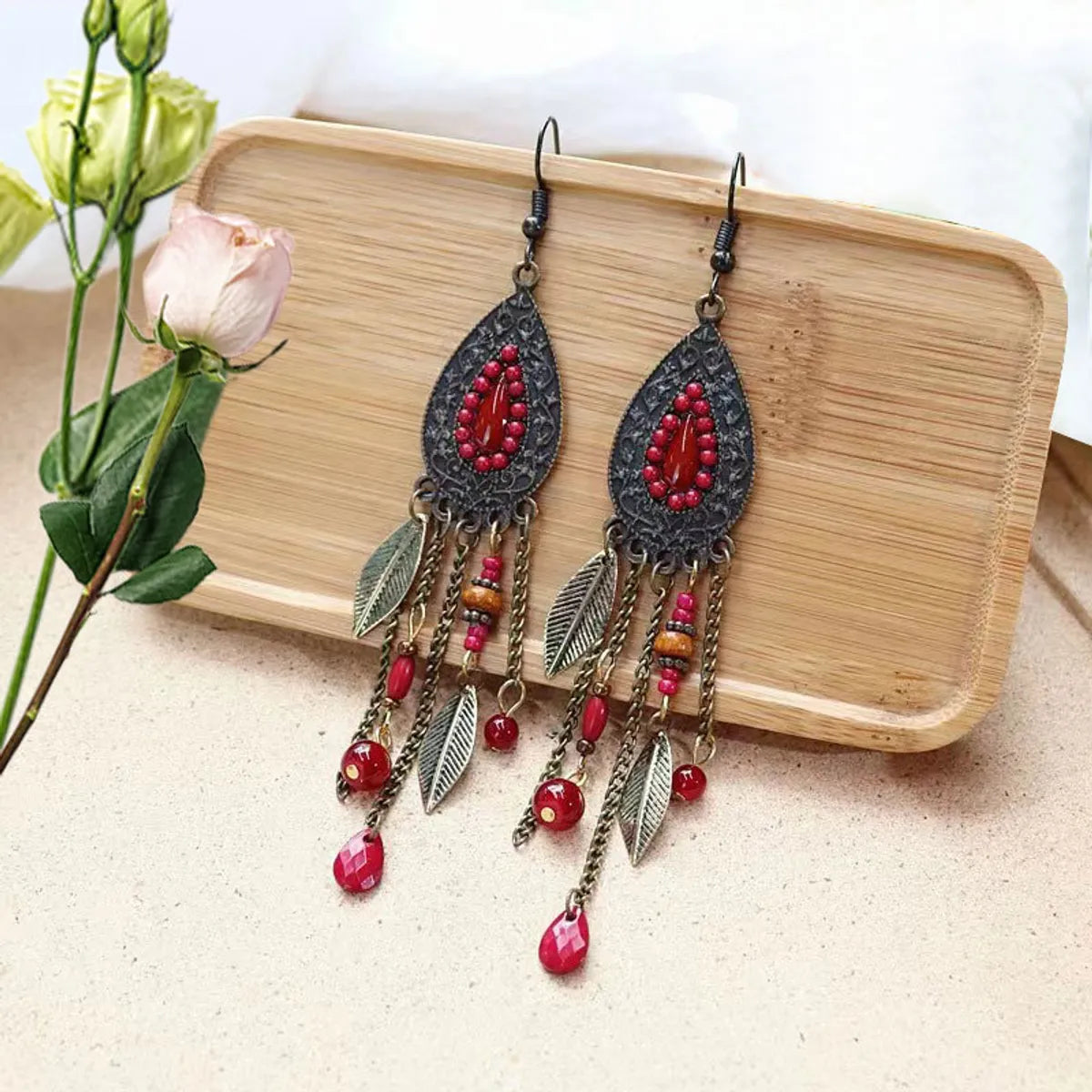 1 Pair Elegant Retro Ethnic Style Leaf Alloy Wood Shell Drop Earrings