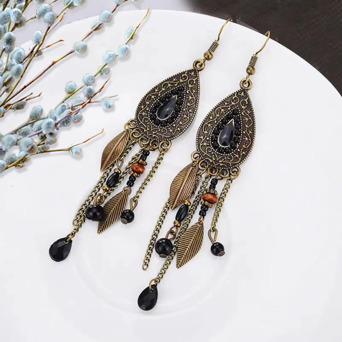 1 Pair Elegant Retro Ethnic Style Leaf Alloy Wood Shell Drop Earrings