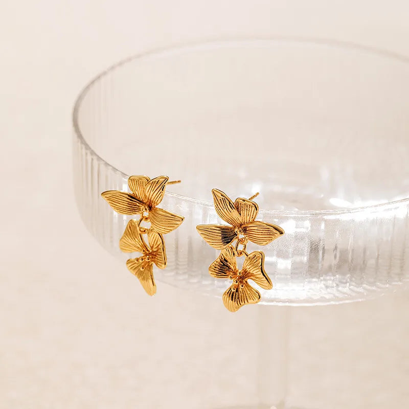 1 Pair Elegant Retro Flower Copper 18K Gold Plated Drop Earrings