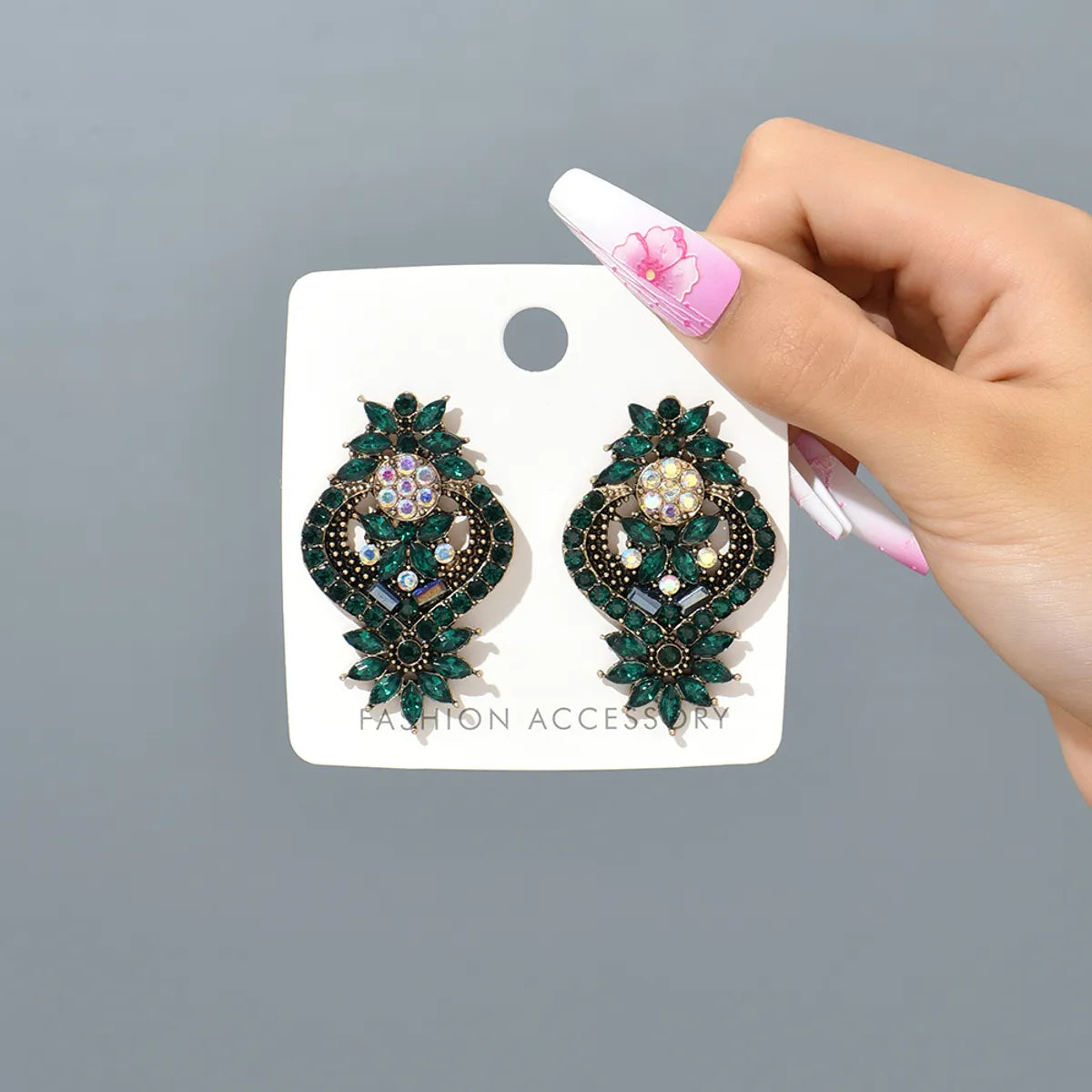 1 Pair Elegant Retro Flower Hollow Out Inlay Zinc Alloy Rhinestones Drop Earrings