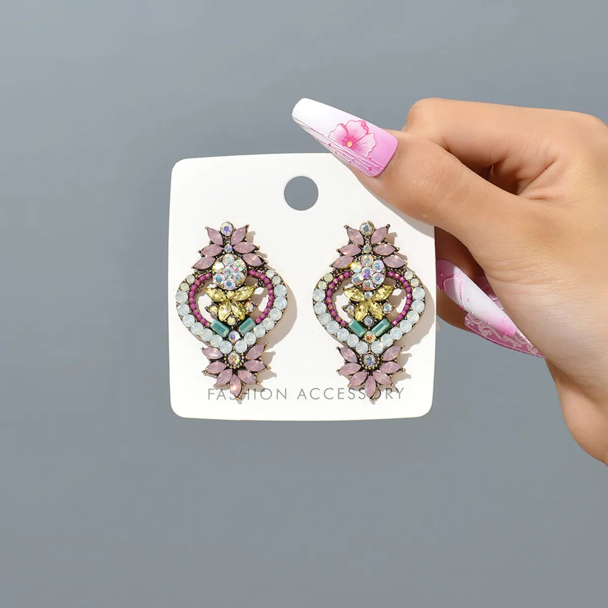 1 Pair Elegant Retro Flower Hollow Out Inlay Zinc Alloy Rhinestones Drop Earrings