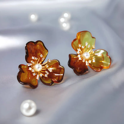 1 Pair Elegant Retro Flower Plating Inlay Imitation Pearl Resin Copper Zircon 18k Gold Plated Ear Studs