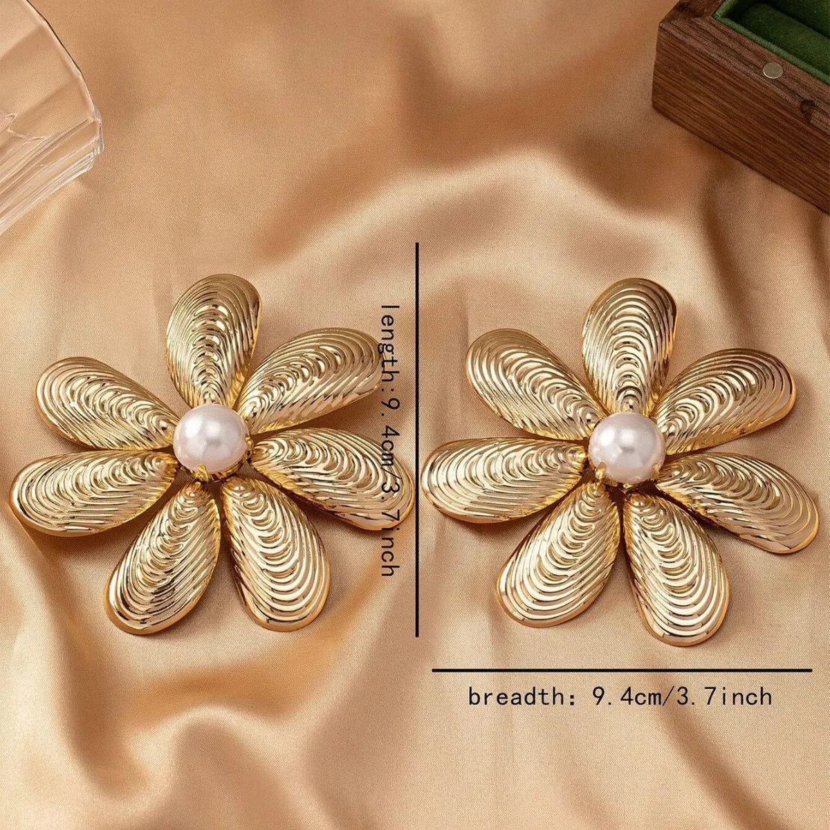 1 Pair Elegant Retro Flower Plating Metal Ear Studs