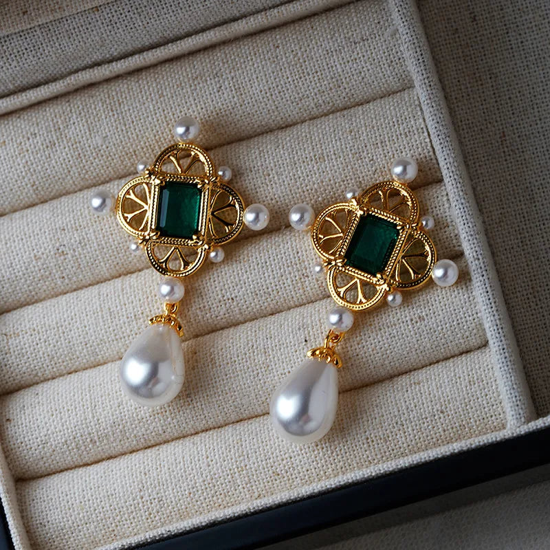 1 Pair Elegant Retro French Style Geometric Hollow Out Inlay Copper Artificial Pearls Zircon 18K Gold Plated Drop Earrings