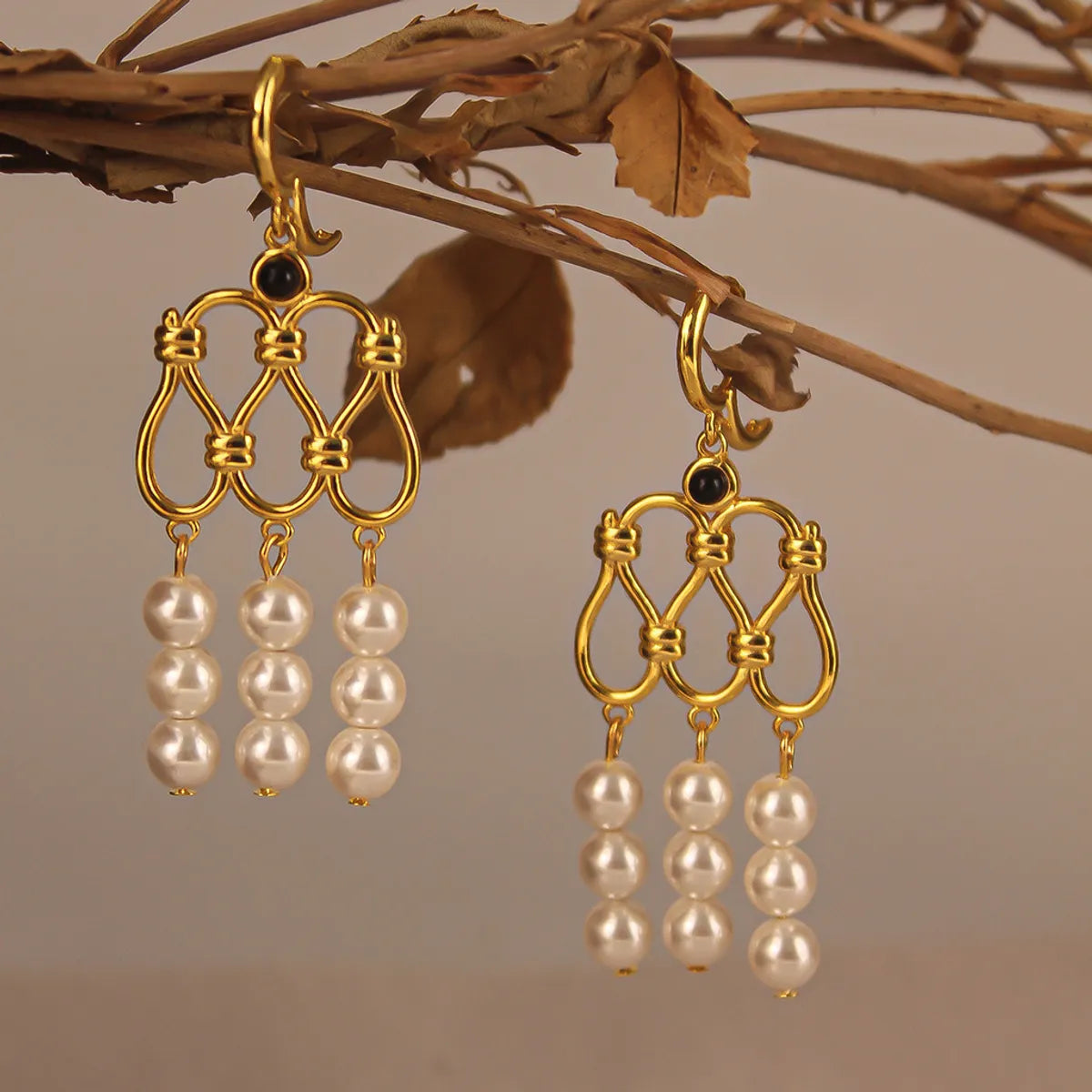 1 Pair Elegant Retro Geometric Plating Inlay Copper Artificial Pearls Drop Earrings