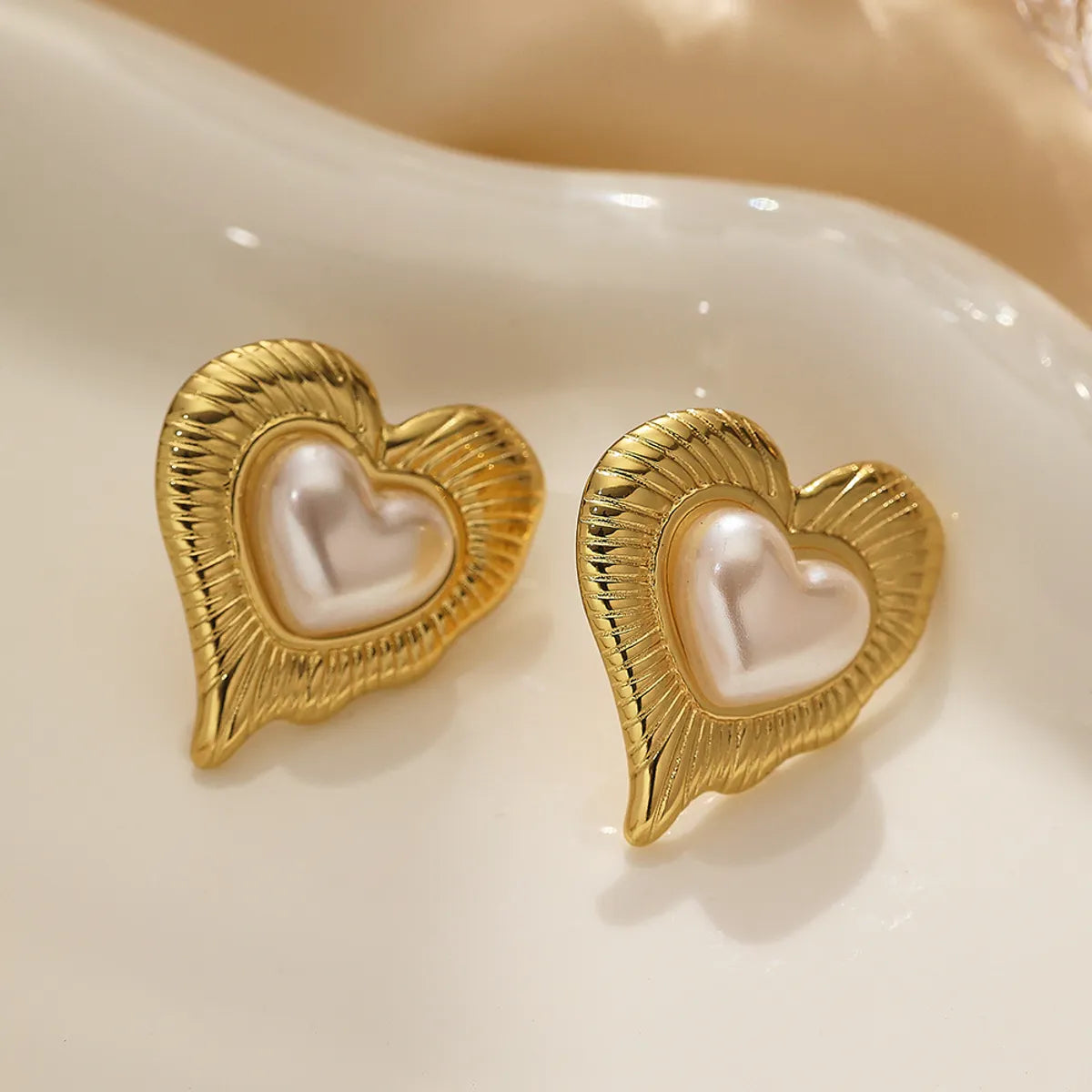 1 Pair Elegant Retro Heart Shape 304 Stainless Steel Ear Studs