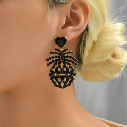 1 Pair Elegant Retro Luxurious Heart Shape Pineapple Hollow Out Inlay Zinc Alloy Rhinestones Dangling Earrings